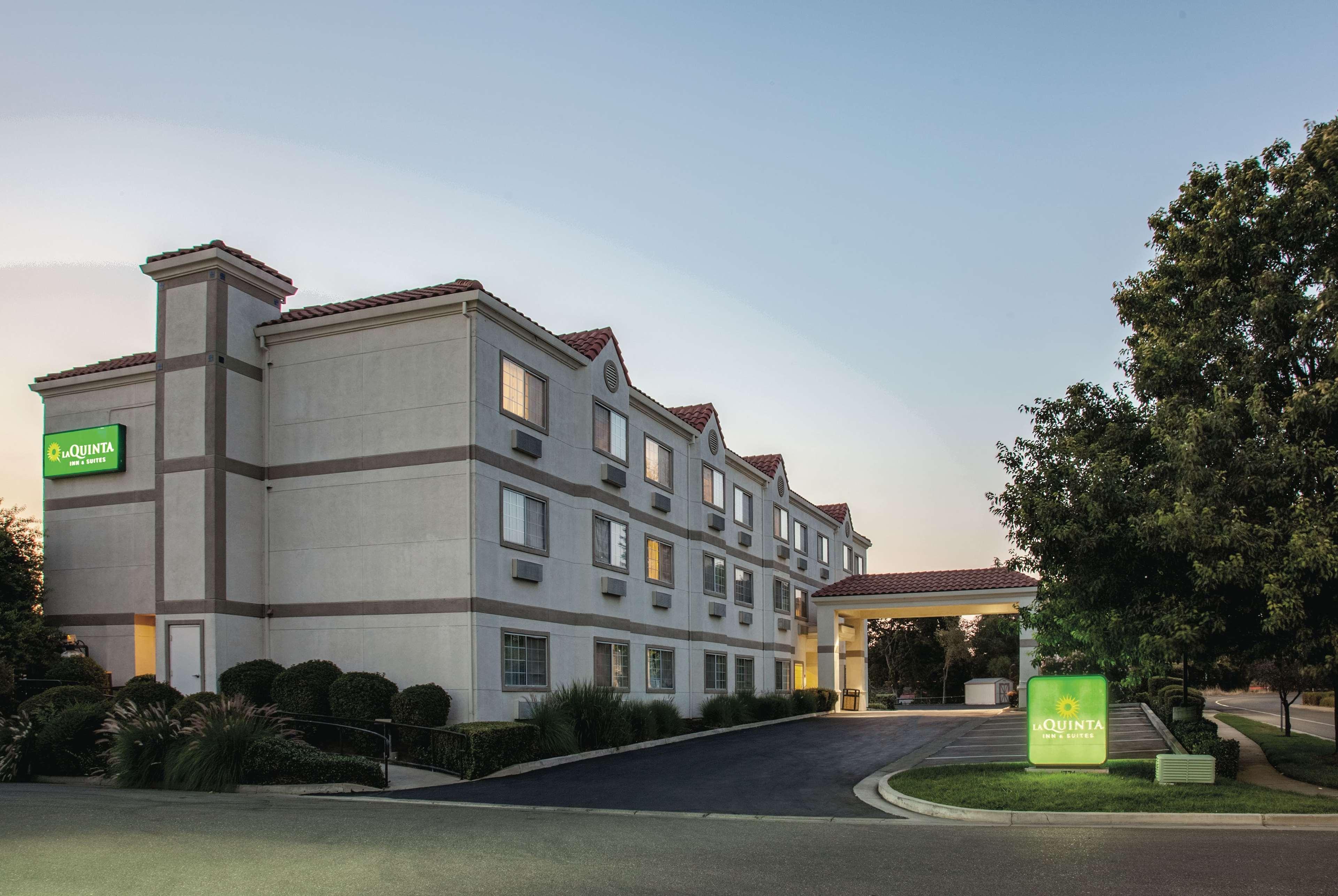 La Quinta By Wyndham Davis Hotel Exterior foto